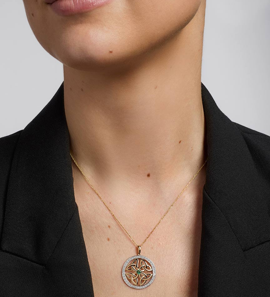 14k gold emerald round trinity knot pendant s46403 on a model 1