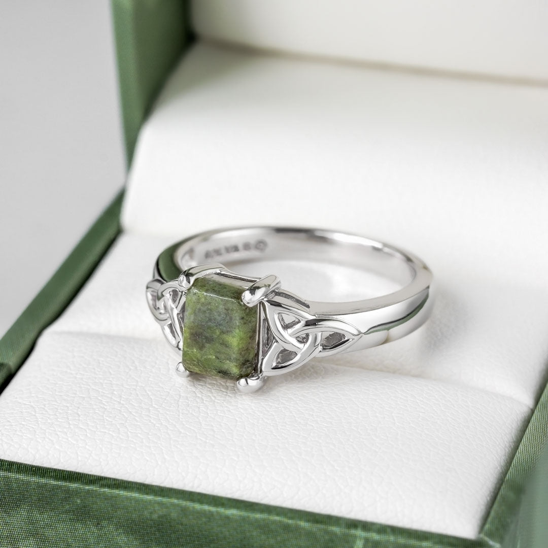 close up image of Solvar connemara marble celtic ring s21118