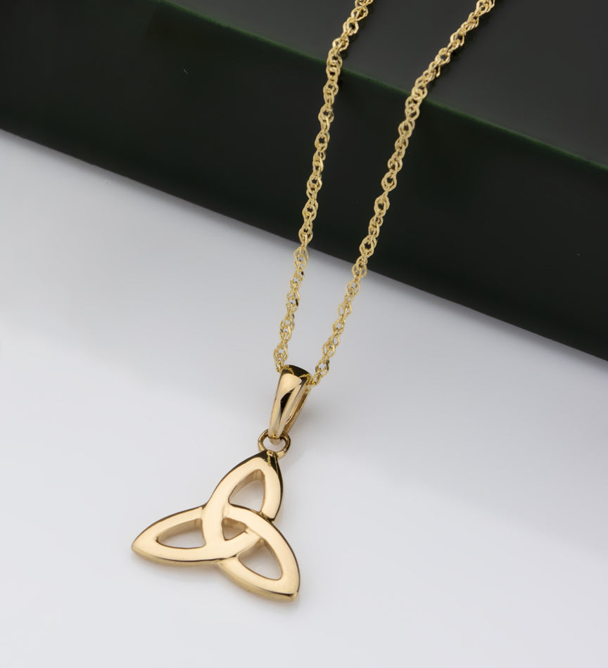 lifestyle image of trinity knot pendant from Solvar