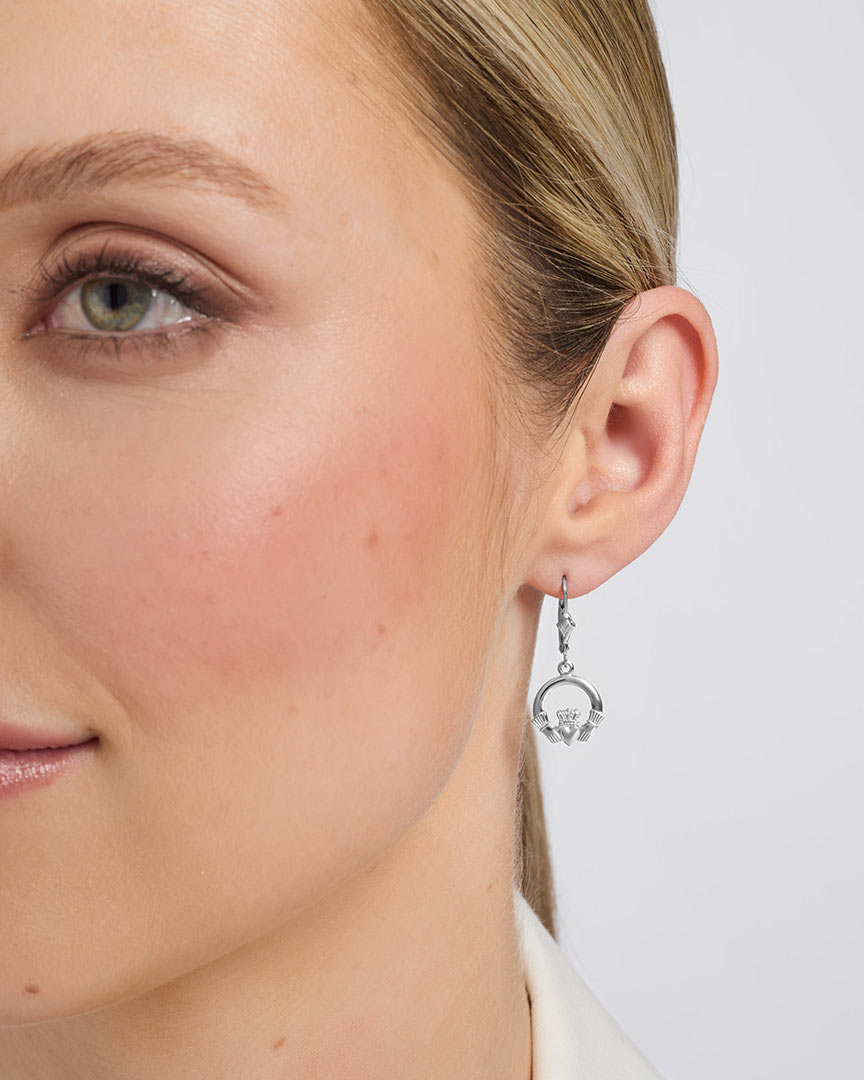 solvar 14k white gold claddagh drop earrings S3356 on a model
